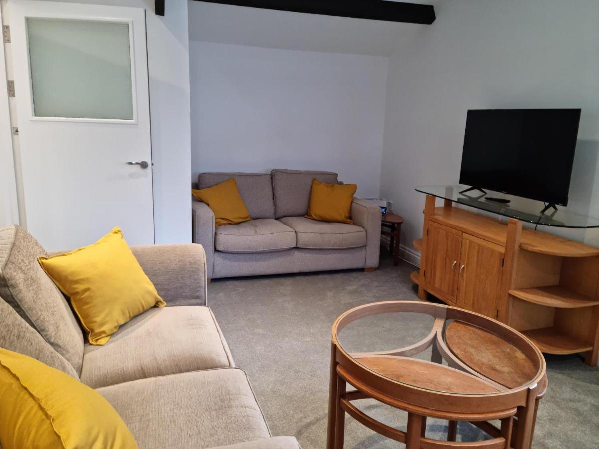 The Coach House, Onsite Free Parking Apartment Ilfracombe