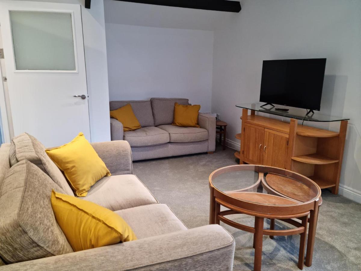 The Coach House, Onsite Free Parking Apartment Ilfracombe